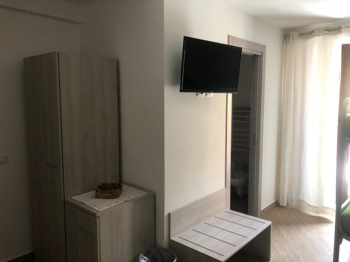 La Casa Del Borgo Bed & Breakfast เปตราเลียโซปรานา ภายนอก รูปภาพ