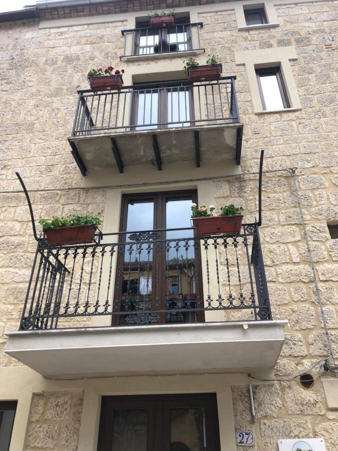 La Casa Del Borgo Bed & Breakfast เปตราเลียโซปรานา ภายนอก รูปภาพ